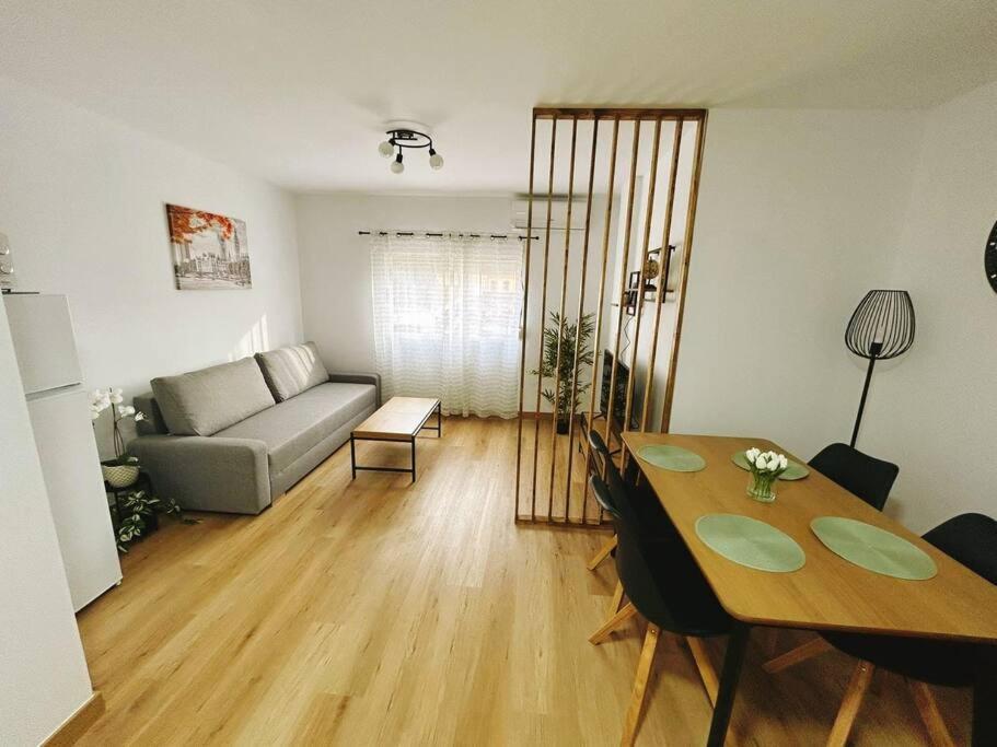 Apartment In The Heart Of มาลากา ภายนอก รูปภาพ